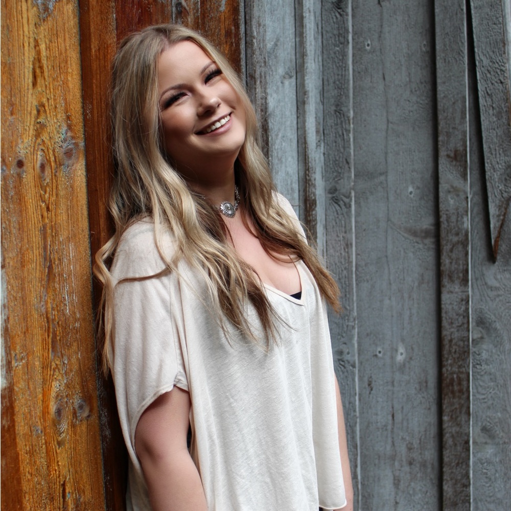 Meet your Posher, Hannah